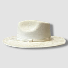 Load image into Gallery viewer, Great Blue Heron (Hat Only)