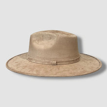 Load image into Gallery viewer, Wrought Iron Queen (Hat Only)